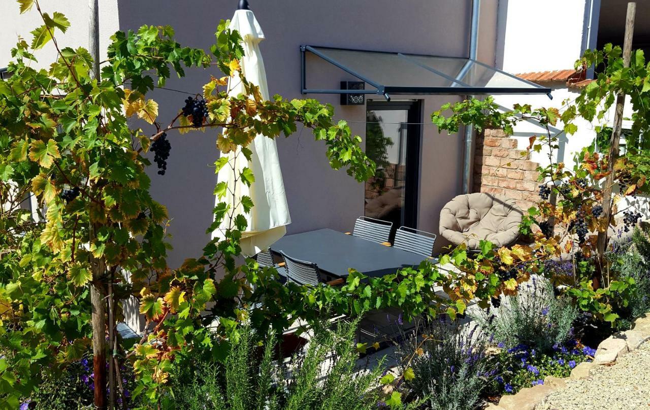 Zur Alten Rebe Ferienhaus Und Weingut Konz Exterior foto